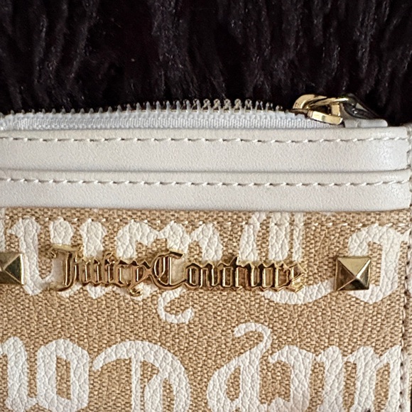 Juicy Couture Beige and White Card Holder - Picture 3 of 12